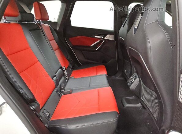WBX13EF07R5Y24855 2024 BMW X1 White Widok wnętrza z tyłu