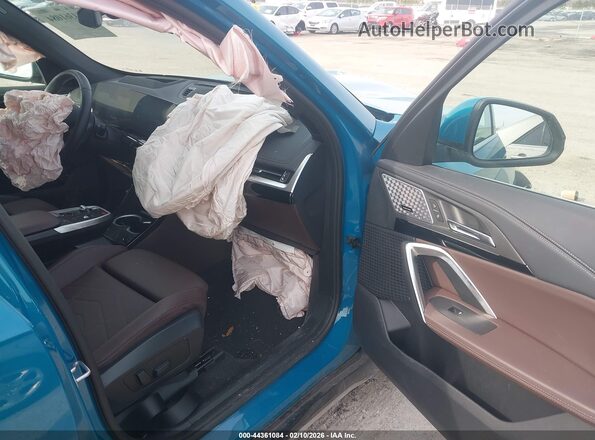 WBX73EF00S5094268 2025 BMW X1 Blue Widok wnętrza z przodu