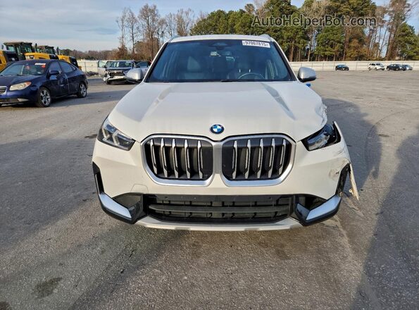 WBX73EF03P5V88180 2023 BMW X1 Белый Вид спереди