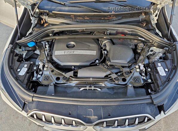 WBX73EF03P5V88180 2023 BMW X1 Белый Вид подкапотного пространства
