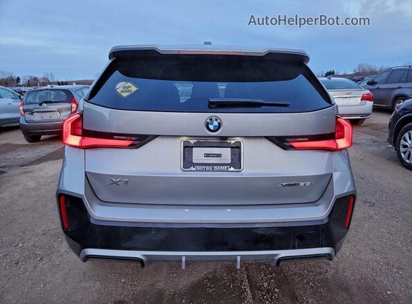 WBX73EF06P5X90771 2023 BMW X1 Silver Vista trasera