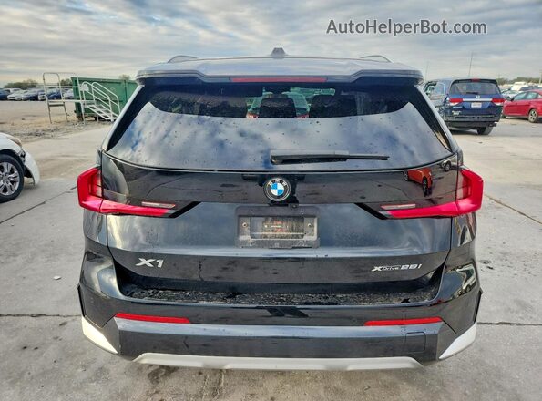 WBX73EF09S5087951 2025 BMW X1 Black Вид ззаду