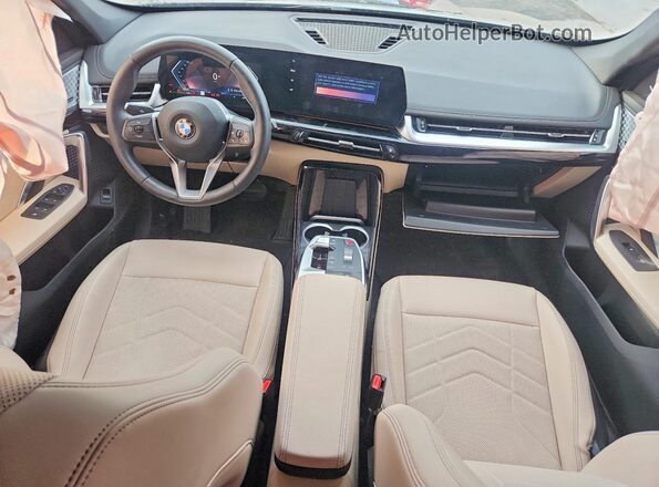 WBX73EF09S5087951 2025 BMW X1 Black Вид панелі приладів
