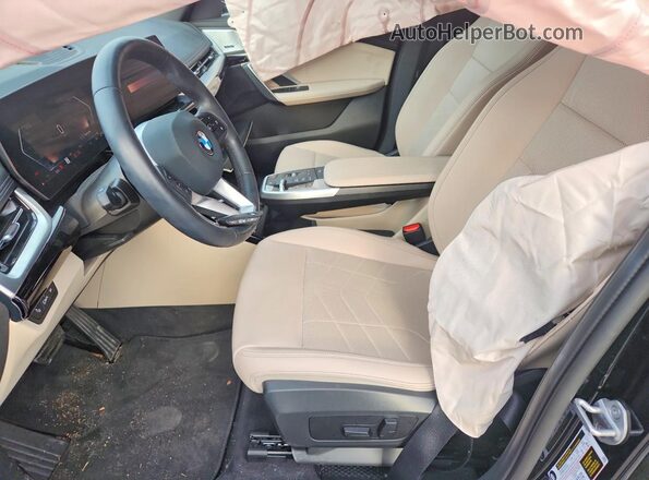WBX73EF09S5087951 2025 BMW X1 Black Вид салону спереду