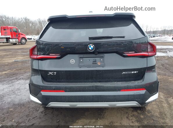 WBX73EF0XS5137983 2025 BMW X1 Black 