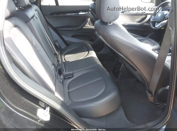 WBXHT3C34H5F83145 2017 BMW X1 Черный Вид наклейки с VIN-кодом