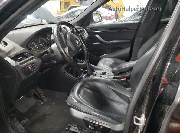 WBXHT3C35H5F87284 2017 BMW X1 Черный Вид салона спереди