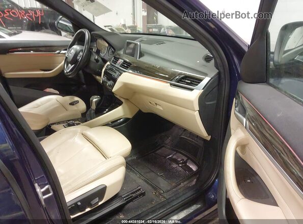 WBXHT3C38GP887188 2016 BMW X1 Blue Вид салону спереду