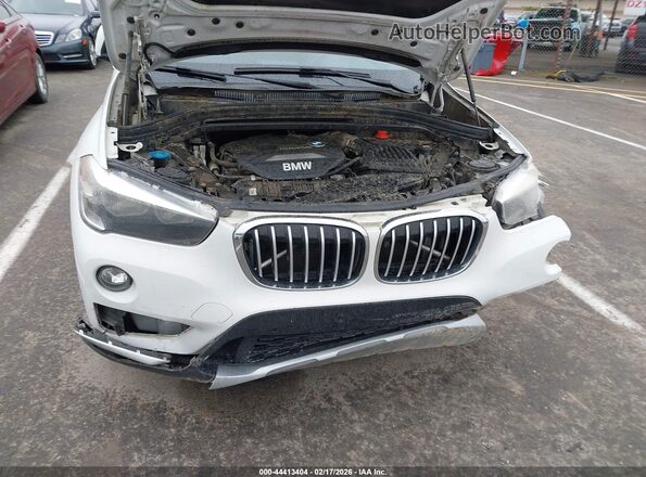WBXHT3Z30J4A66475 2018 BMW X1 White 