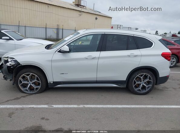 WBXHT3Z30J4A66475 2018 BMW X1 White სალონის 360-გრადუსიანი ხედი