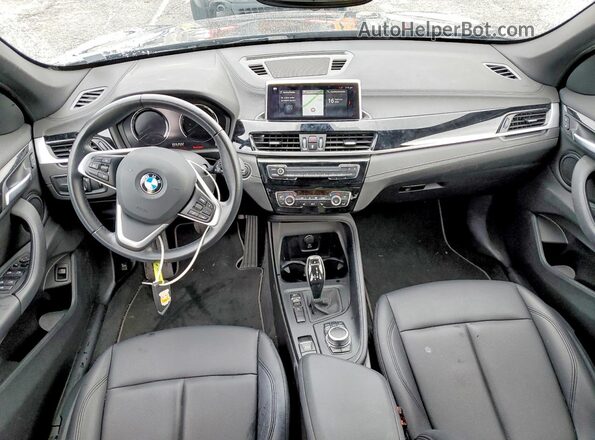 WBXJG7C02N5V40645 2022 BMW X1 Black წინა პანელის ხედი