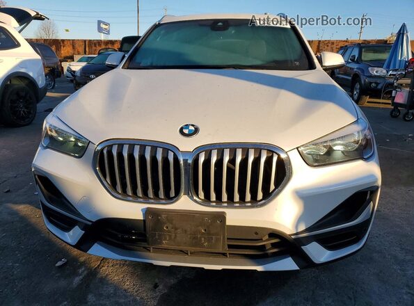 WBXJG7C03N5V19092 2022 BMW X1 White Դիմացի տեսք