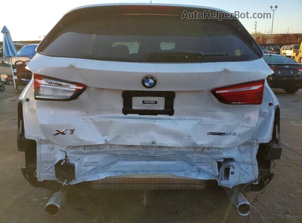 WBXJG7C03N5V19092 2022 BMW X1 White Հետևի տեսք