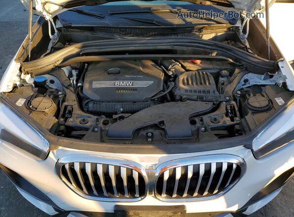 WBXJG7C03N5V19092 2022 BMW X1 White Շարժիչի բաժամունքի տեսք