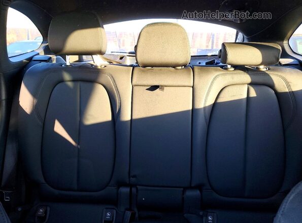 WBXJG7C03N5V19092 2022 BMW X1 White Հետևի նստատեղերի տեսք