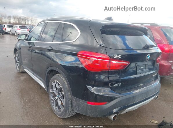 WBXJG7C06M5T57439 2021 BMW X1 Black Հետևի ձախ
