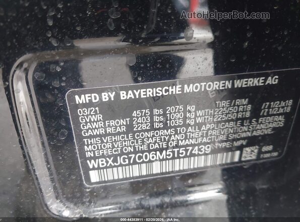 WBXJG7C06M5T57439 2021 BMW X1 Black Շարժիչի բաժամունքի տեսք