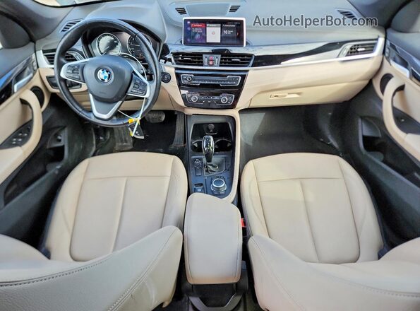 WBXJG7C08M5T51187 2021 BMW X1 Black Vista del salpicadero