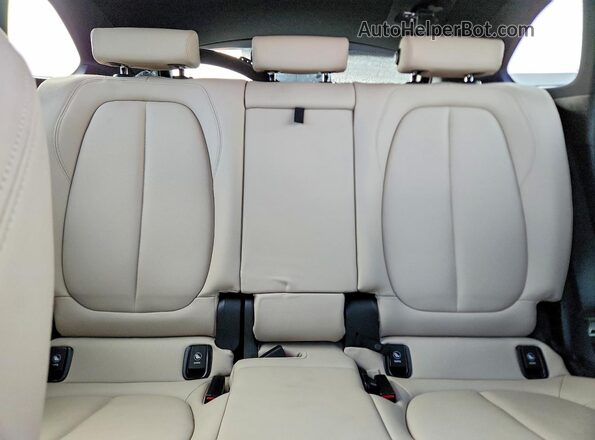 WBXJG7C08M5T51187 2021 BMW X1 Black Vista de los asientos traseros