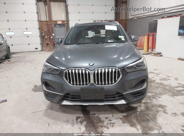 WBXJG9C07N5U58616 2022 BMW X1 Gray ხელსაწყოთა პანელის ხედი