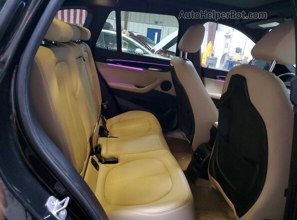 WBXJG9C07N5V41771 2022 BMW X1 Black Rear interior view
