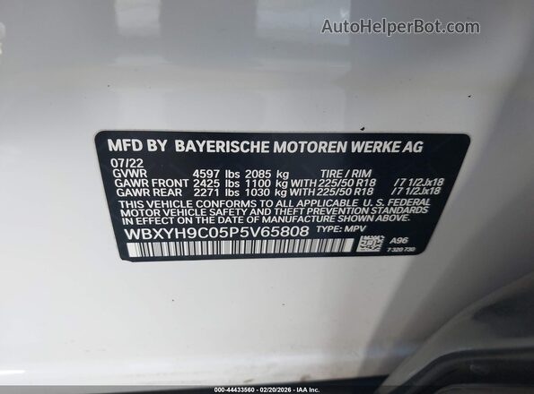 WBXYH9C05P5V65808 2023 BMW X2 White Vista del compartimento del motor