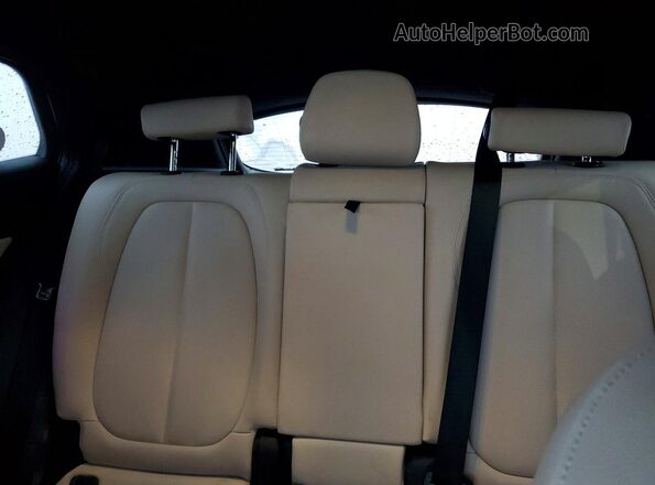 WBXYJ1C00L5P34813 2020 BMW X2 White Rear seats view