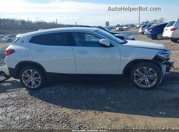 WBXYJ1C05M5S50122 2021 BMW X2 White Սալոնի 360 աստիճան տեսք
