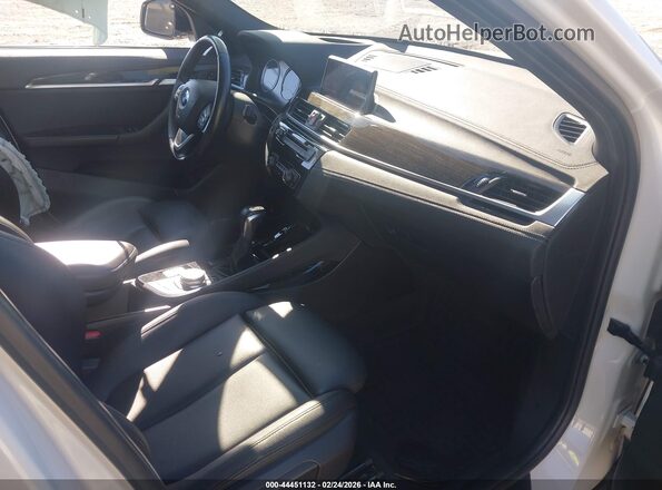 WBXYJ3C31JEJ82399 2018 BMW X2 White 