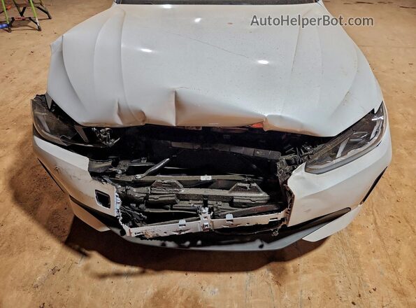 WBY23HD05SFV45781 2025 BMW I4 White უკანა სალონის ხედი