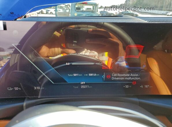 WBY23HD06SFV50746 2025 BMW I4 Blue Սարքավորումների վահանակի տեսք