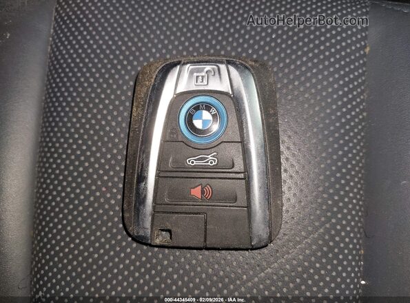 WBY2Z2C3XHV676856 2017 BMW I8 White Առջևի վահանակի տեսք