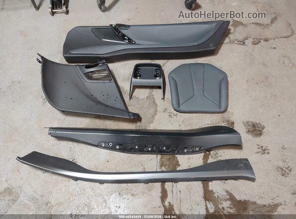 WBY2Z2C3XHV676856 2017 BMW I8 White Սարքավորումների վահանակի տեսք