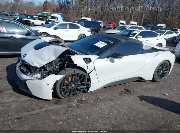 WBY2Z6C55K7E05775 2019 BMW I8 White Widok wnętrza z tyłu