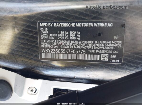 WBY2Z6C55K7E05775 2019 BMW I8 White Widok komory silnika