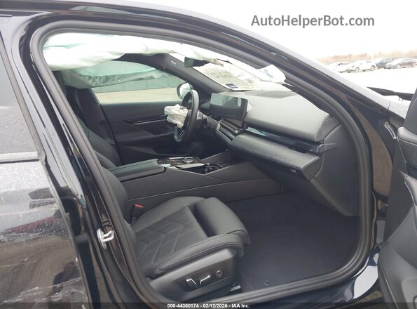 WBY33FK08RCT10914 2024 BMW OTHER Black Front interior view