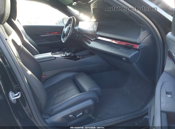 WBY33FK09RCR18490 2024 BMW 7 SERIES Black Vista interior delantera