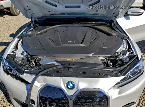 WBY43AW09RFT05494 2024 BMW I4 White Widok wnętrza z tyłu