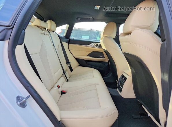 WBY43HD00SFT65939 2025 BMW I4 White Vista de los asientos traseros