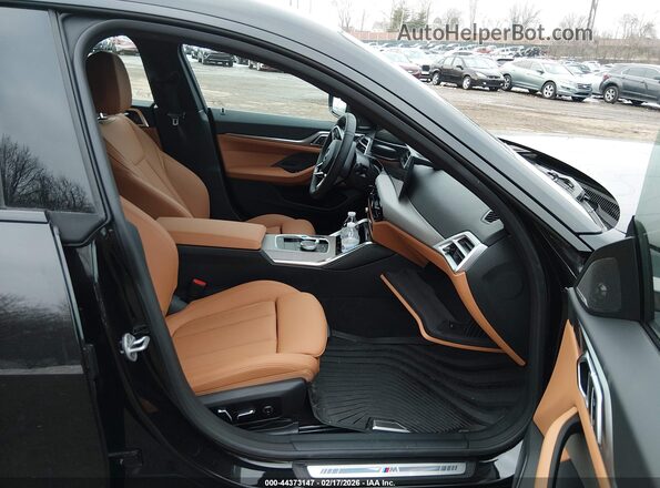 WBY43HD02SFV80559 2025 BMW I4 Black წინა სალონის ხედი