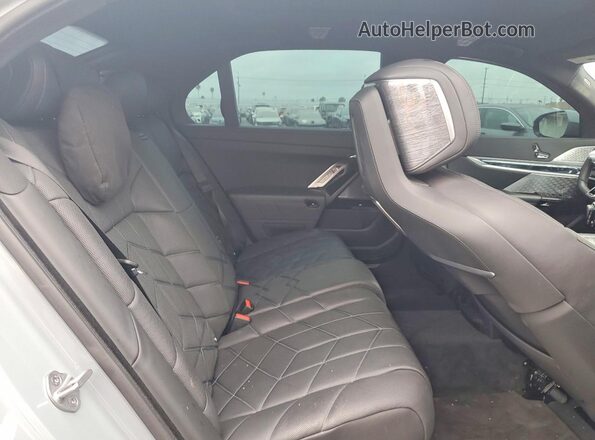 WBY53EJ06PCN66454 2023 BMW OTHER Silver უკანა სავარძლების ხედი