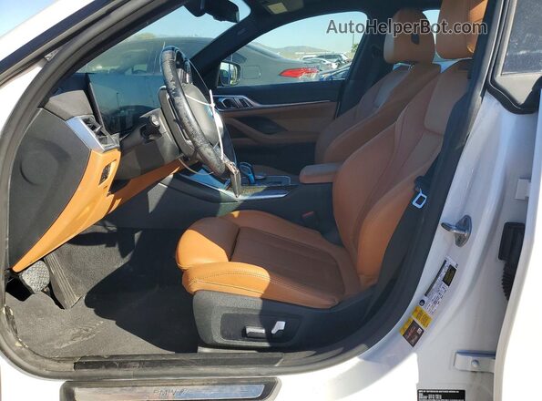 WBY73AW0XNFN10152 2022 BMW I4 White Widok wnętrza z przodu