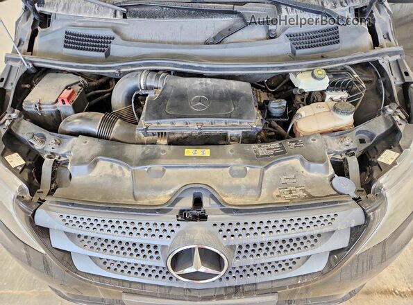 WD4PG2EE8G3138409 2016 MERCEDES-BENZ METRIS Black Vista del compartimento del motor