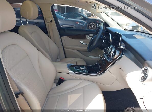 WDC0G4JB5JV061930 2018 MERCEDES-BENZ GLC 300 Gray Widok wnętrza z przodu