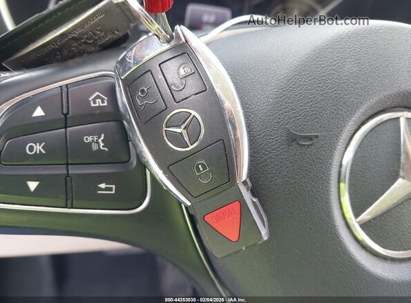WDC0G4JB7KV172805 2019 MERCEDES-BENZ GLC 300 White Vista del salpicadero