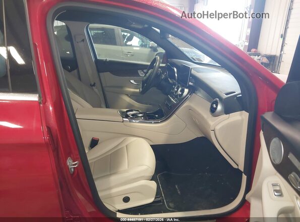 WDC0G4KB0JV092033 2018 MERCEDES-BENZ GLC 300 Red Вид салону спереду