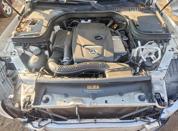 WDC0G4KB1JV102830 2018 MERCEDES-BENZ GLC-CLASS White Vista del compartimento del motor