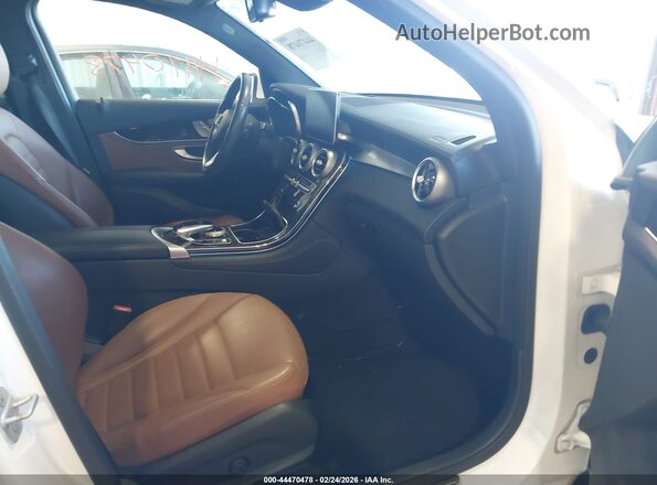 WDC0G4KBXGF034840 2016 MERCEDES-BENZ GLC 300 White Front interior view