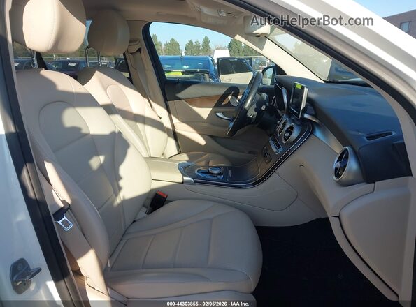 WDC0G5EB5KF620131 2019 MERCEDES-BENZ GLC 350E Белый Вид салона спереди