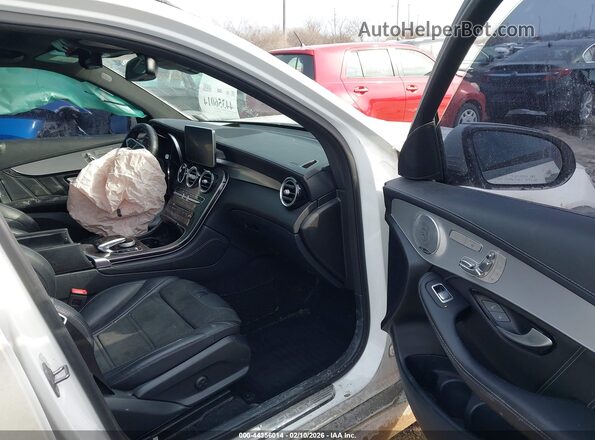 WDC0G8JB0JF469933 2018 MERCEDES-BENZ AMG GLC 63 White წინა სალონის ხედი